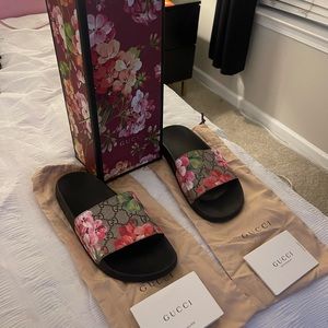 Gucci Blooms Supreme Floral Slide Sandal
